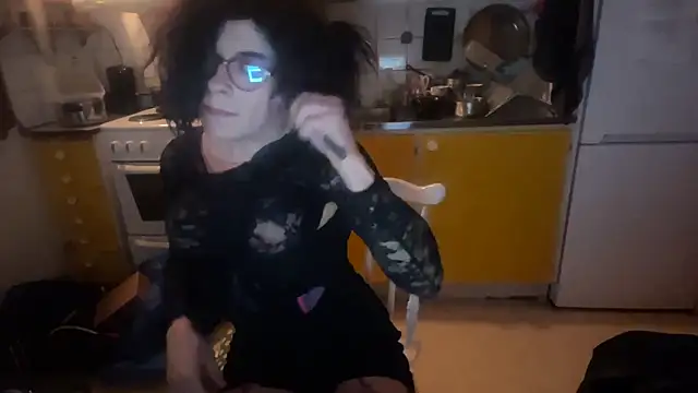 ecd011 online show from 05/15/26, 01:45