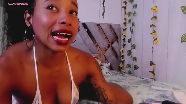 kelly thomson online show from 01/30/25, 01:21