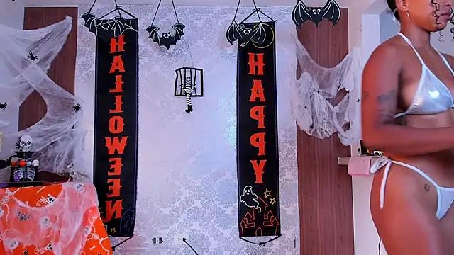 kelly thomson online show from 10/16/25, 01:56