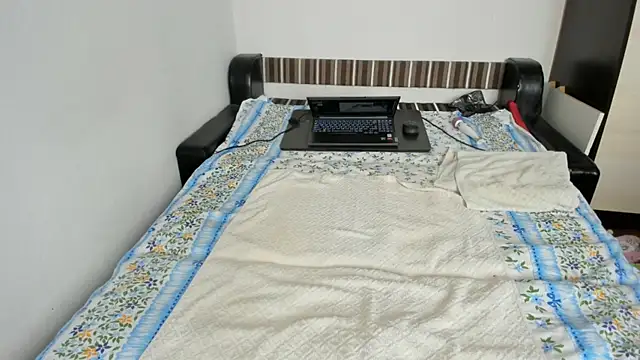 sweet-tinqerbell online show from 10/04/25, 10:35