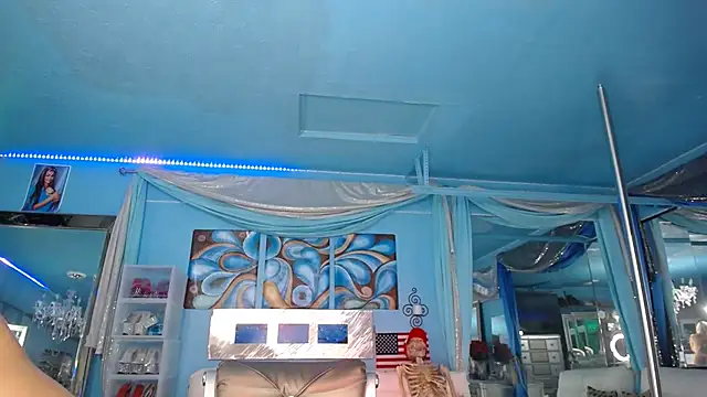 Snapshot of ADRIANNA_FOX chatting on 09/20/25, 07:42 ADRIANNA FOX online show from 09/20/25, 07:42