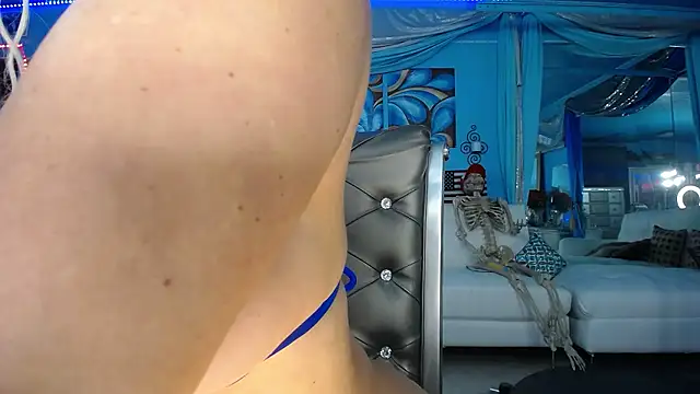 ADRIANNA FOX online show from 04/26/26, 02:42