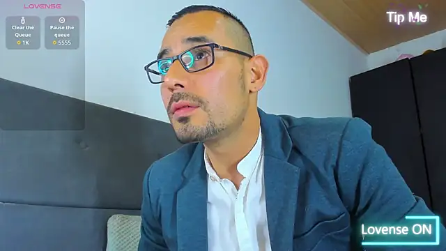 jhonyalzate2 online show from 10/03/25, 02:08