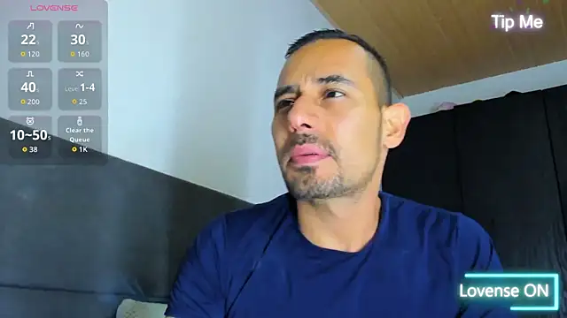 jhonyalzate2 online show from 10/14/25, 12:11