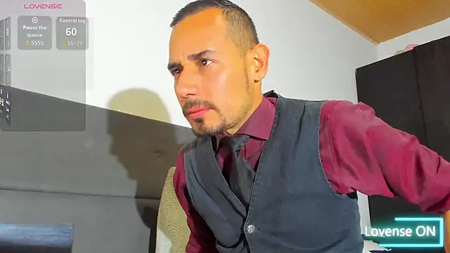 jhonyalzate2 online show from 01/08/26, 03:53