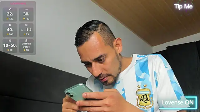 Snapshot of jhonyalzate2 chatting on 07/19/26, 04:16 jhonyalzate2 online show from 07/19/26, 04:16