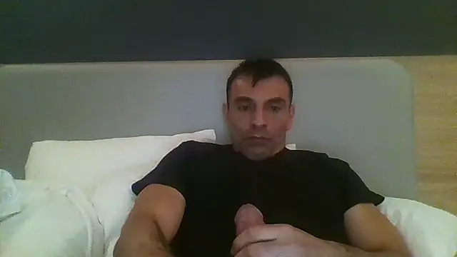 Snapshot of Hugebiglongcockcoupl chatting on 12/21/25, 01:51 Hugebiglongcockcoupl online show from 12/21/25, 01:51