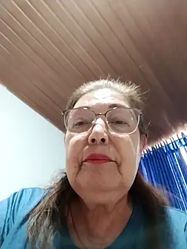 Vicky Rosse online show from 10/11/25, 03:54