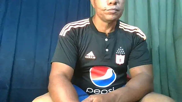 Snapshot of condor08750 chatting on 06/12/26, 12:37 condor08750 online show from 06/12/26, 12:37