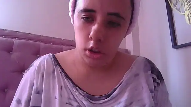 annarose19 online show from 09/16/25, 05:47