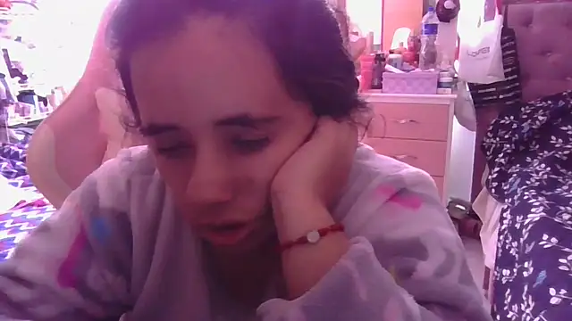 annarose19 online show from 12/19/25, 08:05