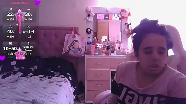 Snapshot of annarose19 chatting on 05/20/26, 03:29 annarose19 online show from 05/20/26, 03:29