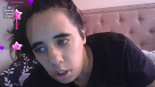 Snapshot of annarose19 chatting on 05/28/26, 06:05 annarose19 online show from 05/28/26, 06:05