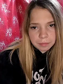 Zuli Kiska online show from 10/19/25, 11:11