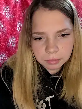 Zuli Kiska online show from 10/20/25, 11:10