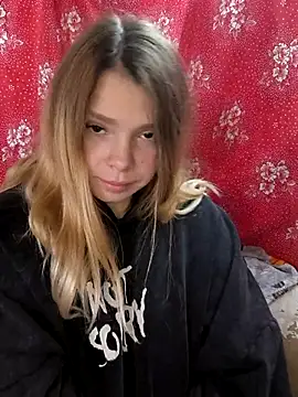 Zuli Kiska online show from 10/23/25, 08:13