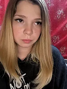 Zuli Kiska online show from 10/25/25, 08:14