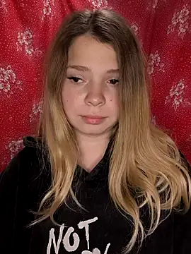 Zuli Kiska online show from 11/20/25, 10:31