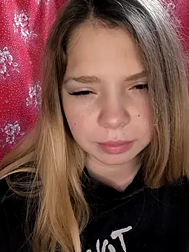 Zuli Kiska online show from 11/30/25, 12:31