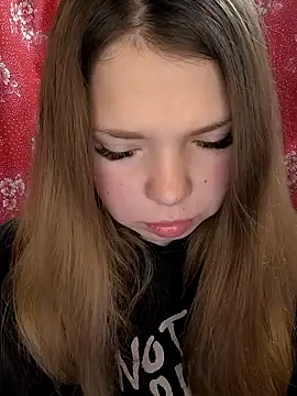 Zuli Kiska online show from 02/18/26, 10:06