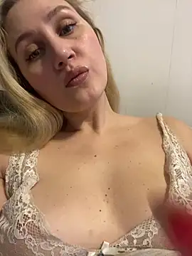 YourBlondee online show from 01/15/25, 03:11