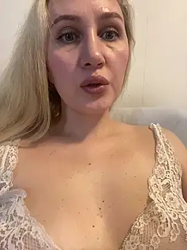 YourBlondee online show from 01/22/25, 04:23