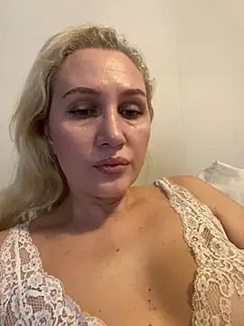 YourBlondee online show from 12/03/25, 03:25