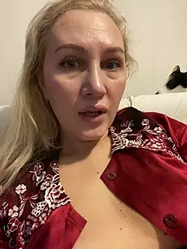 YourBlondee online show from 01/12/26, 02:50