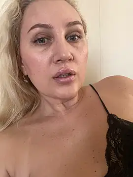 YourBlondee online show from 02/20/26, 05:26