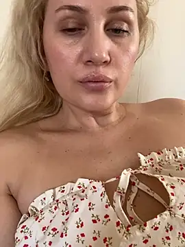 YourBlondee online show from 04/09/26, 06:41