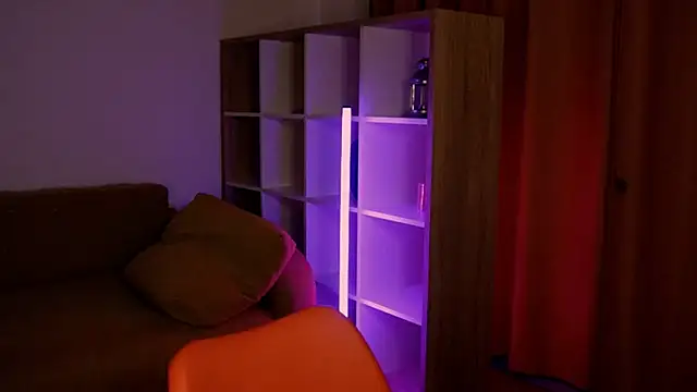 Snapshot of ItsAlisia chatting on 12/18/25, 01:39 ItsAlisia online show from 12/18/25, 01:39