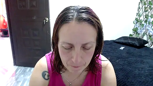 Snapshot of kittykalor09 chatting on 06/23/26, 09:35 kittykalor09 online show from 06/23/26, 09:35