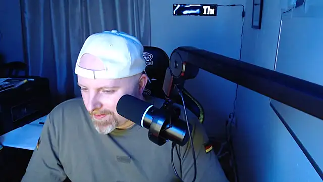 Snapshot of DerPornoPete chatting on 12/27/24, 10:26 DerPornoPete online show from 12/27/24, 10:26