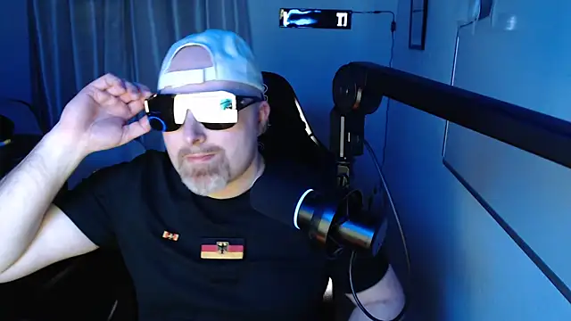 Snapshot of DerPornoPete chatting on 02/08/25, 10:19 DerPornoPete online show from 02/08/25, 10:19