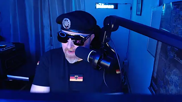 Snapshot of DerPornoPete chatting on 03/15/25, 11:06 DerPornoPete online show from 03/15/25, 11:06