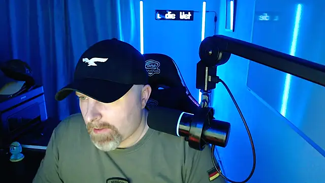 Snapshot of DerPornoPete chatting on 09/17/25, 11:39 DerPornoPete online show from 09/17/25, 11:39