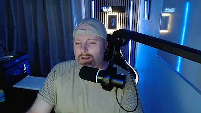 Snapshot of DerPornoPete chatting on 10/30/25, 12:23 DerPornoPete online show from 10/30/25, 12:23