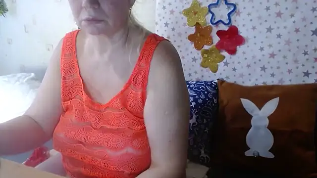 QueenLana online show from 12/22/25, 06:32