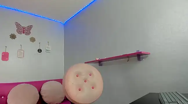 danaythamara1 online show from 02/18/25, 09:31