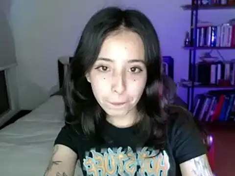 babyluna 8 8 online show from 12/18/24, 03:26