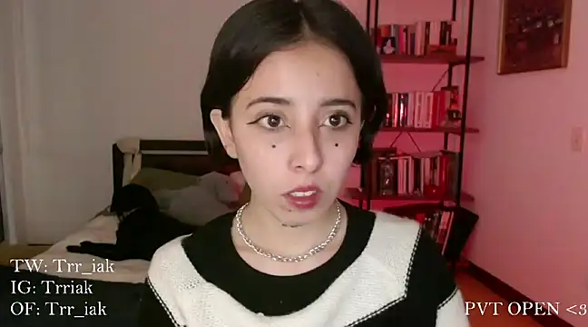 babyluna 8 8 online show from 01/09/25, 02:43