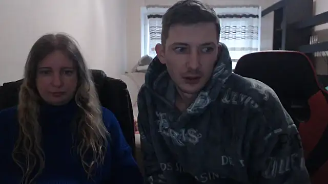 PeterAndJen online show from 03/16/25, 04:23