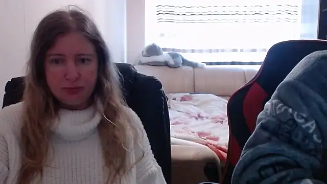 PeterAndJen online show from 03/22/25, 06:43