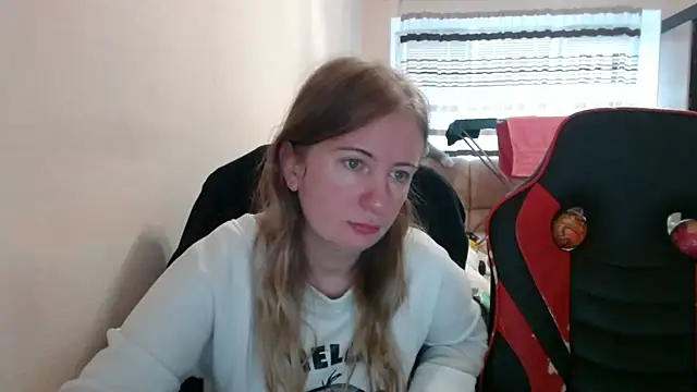 PeterAndJen online show from 10/06/25, 07:06