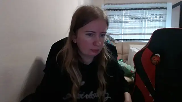 PeterAndJen online show from 10/10/25, 08:13