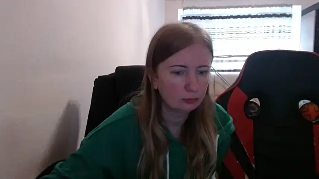 PeterAndJen online show from 10/20/25, 06:25