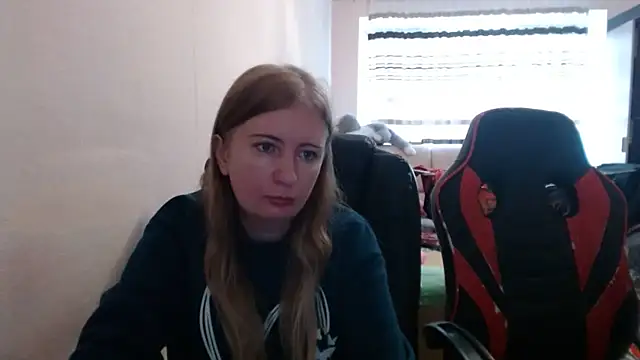 PeterAndJen online show from 10/31/25, 08:04