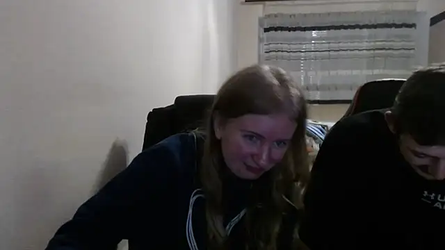 PeterAndJen online show from 12/03/25, 07:34