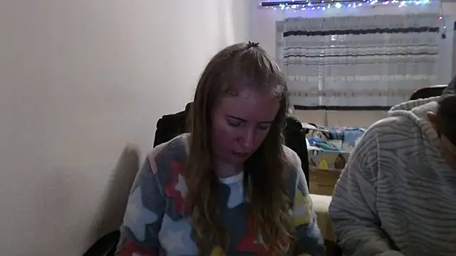 PeterAndJen online show from 12/21/25, 07:32