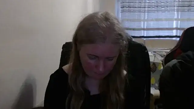 PeterAndJen online show from 04/04/26, 05:54